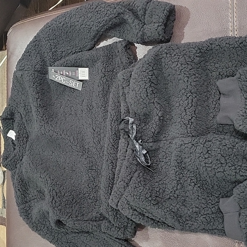 NWT YMI Performance  2 pc set Black Size Large